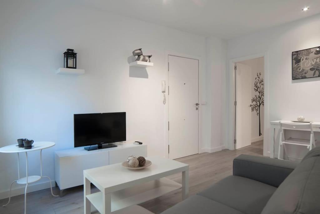 Moderno Apartamento En Plaza Merced Málaga Esterno foto