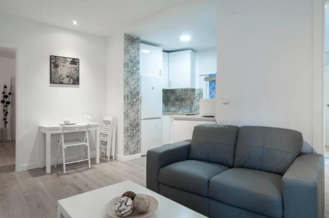 Moderno Apartamento En Plaza Merced Málaga Esterno foto
