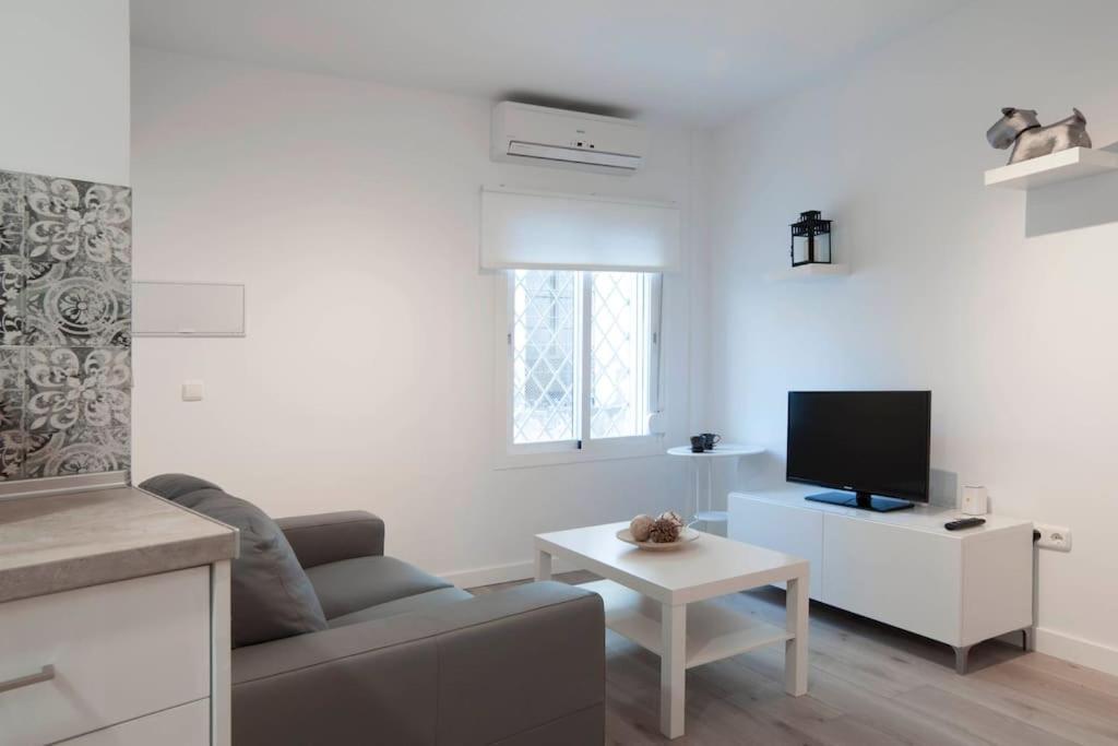 Moderno Apartamento En Plaza Merced Málaga Esterno foto