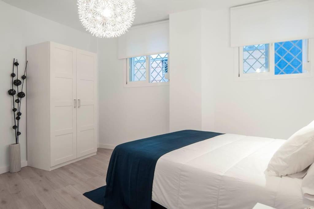 Moderno Apartamento En Plaza Merced Málaga Esterno foto