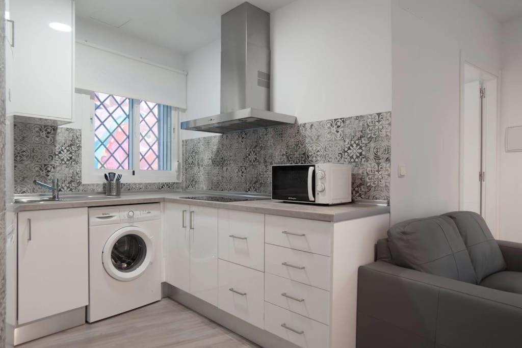 Moderno Apartamento En Plaza Merced Málaga Esterno foto